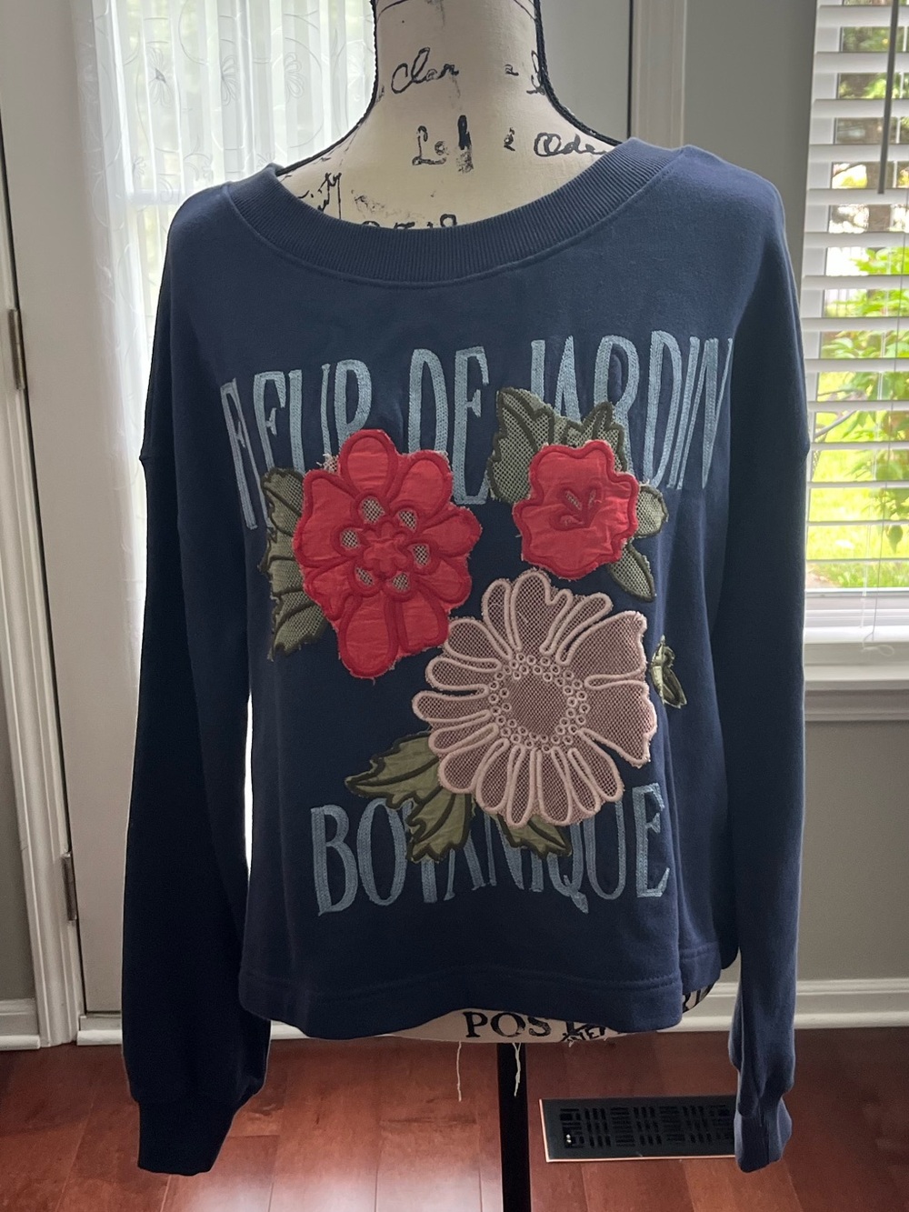 Anthropologie Fleur de Jardin Floral Applique Sweatshirt Navy Size Small